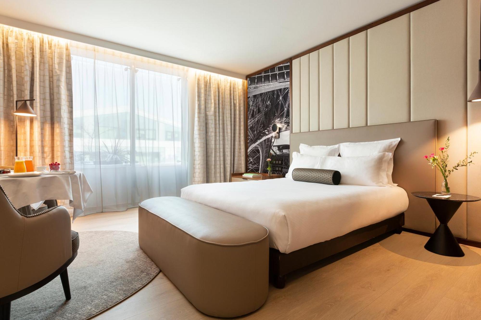 La Clef Tour Eiffel Paris By The Crest Collection Hotel Стая снимка