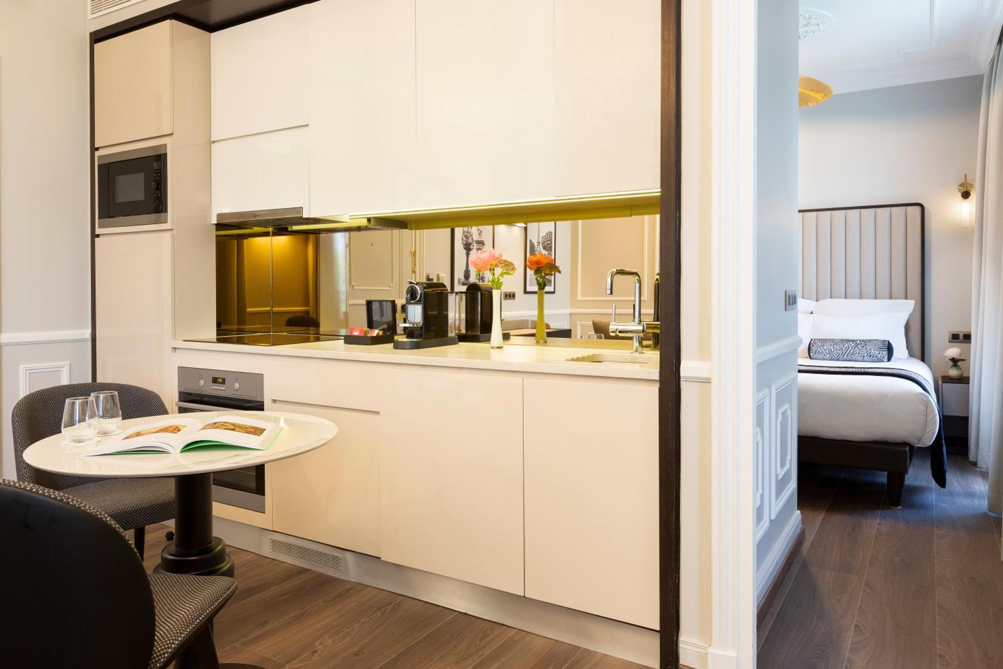 La Clef Tour Eiffel Paris By The Crest Collection Hotel Екстериор снимка