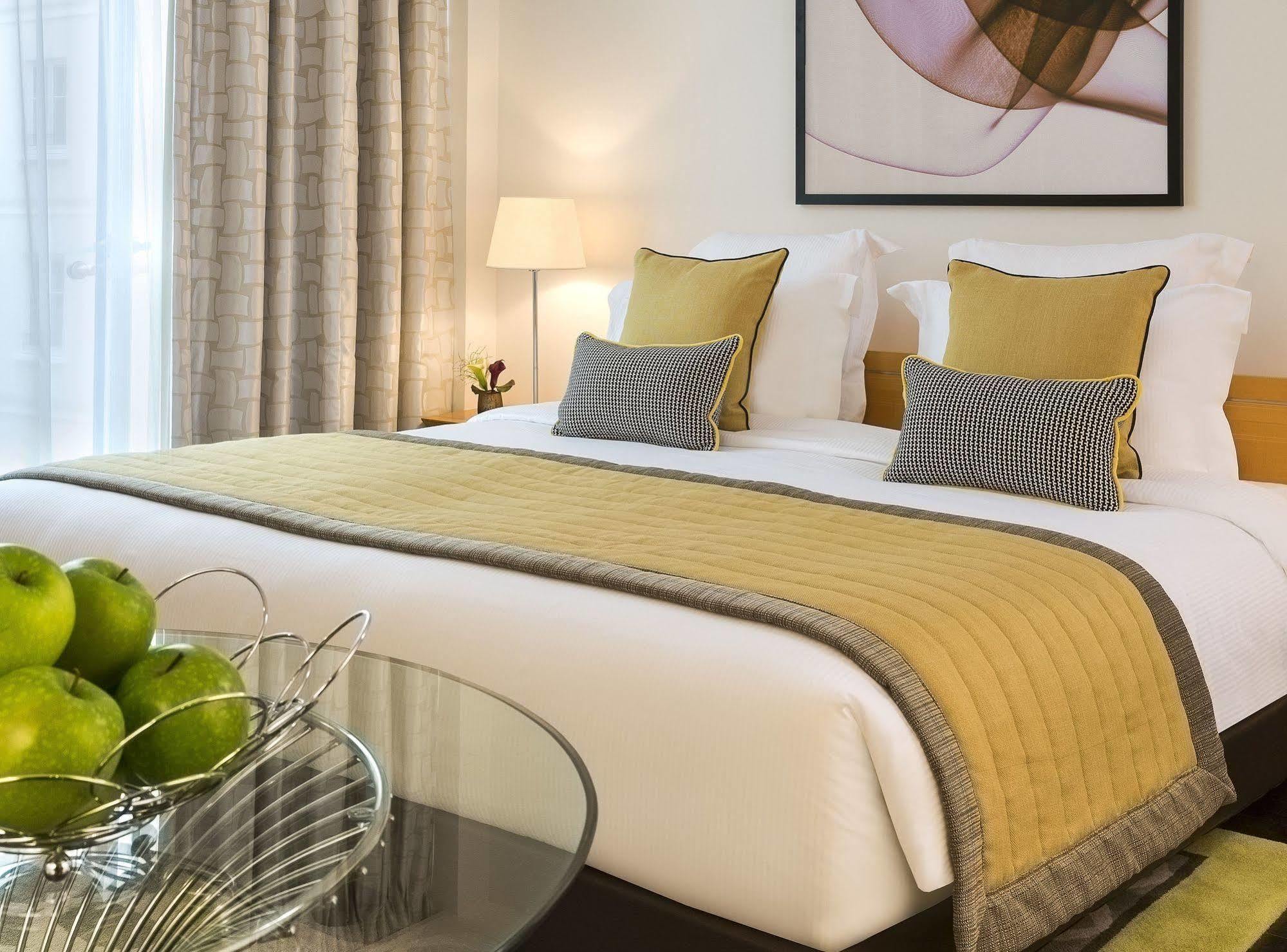 La Clef Tour Eiffel Paris By The Crest Collection Hotel Екстериор снимка